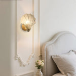 Elegante applique in vetro con design a conchiglia