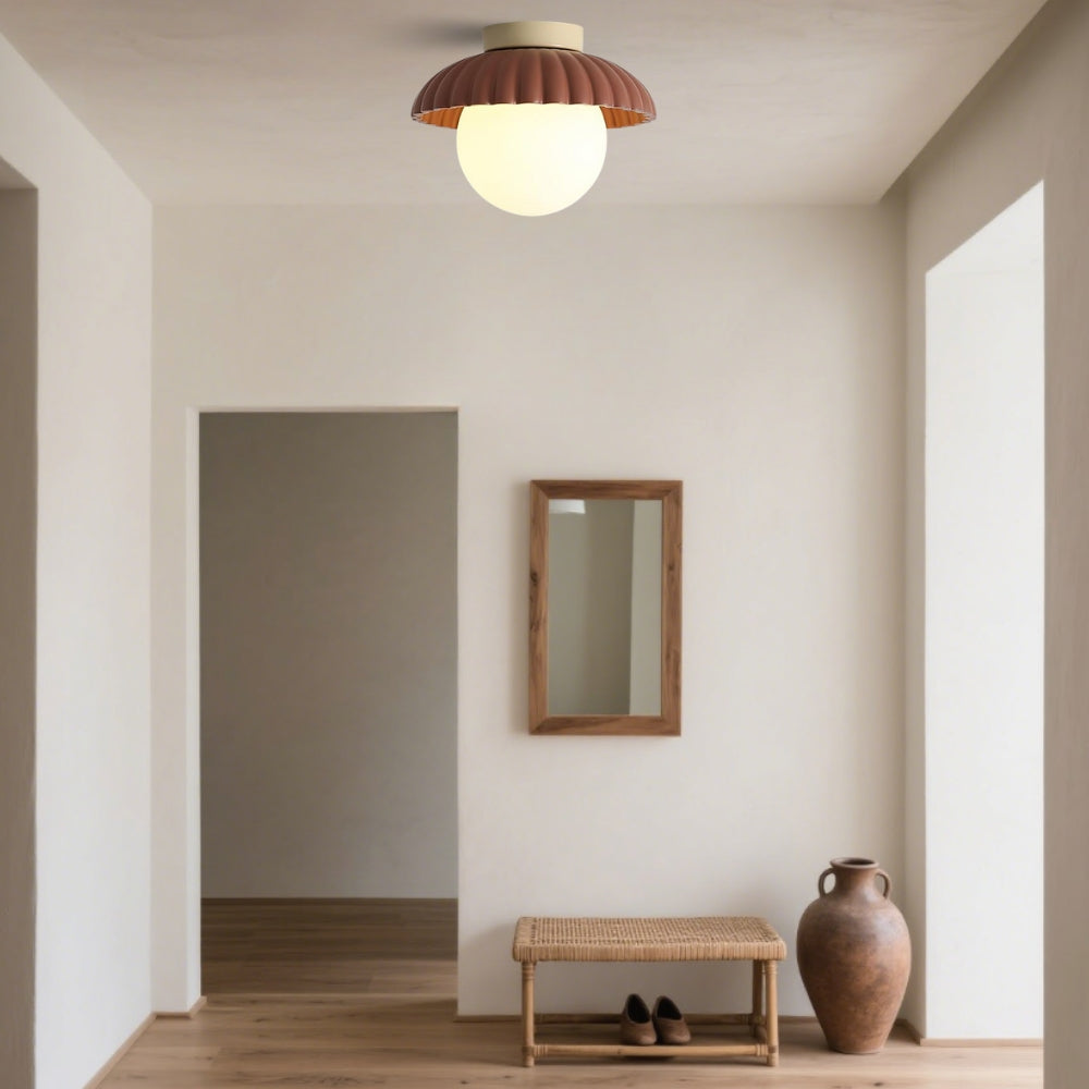 Lampada da soffitto cromata dal design minimalista