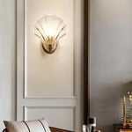 Elegante applique in vetro con design a conchiglia