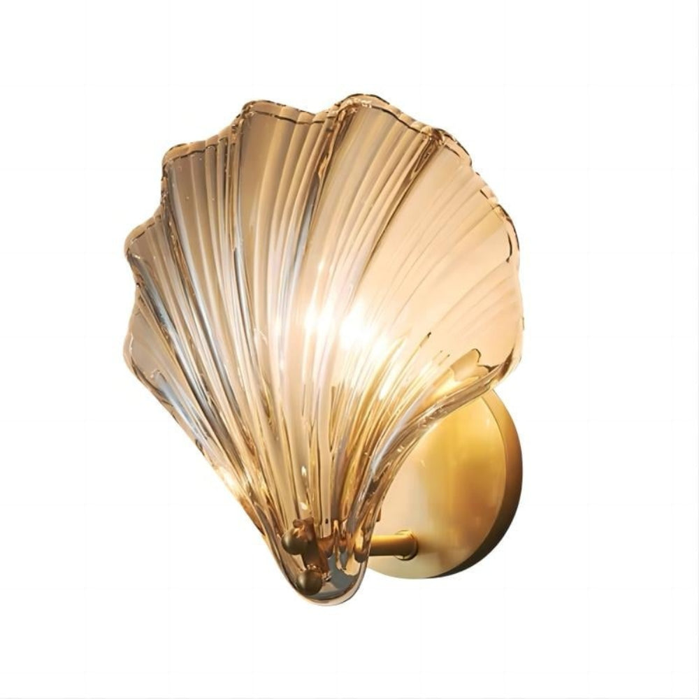 Elegante applique in vetro con design a conchiglia