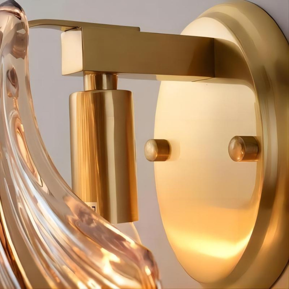 Elegante applique in vetro con design a conchiglia