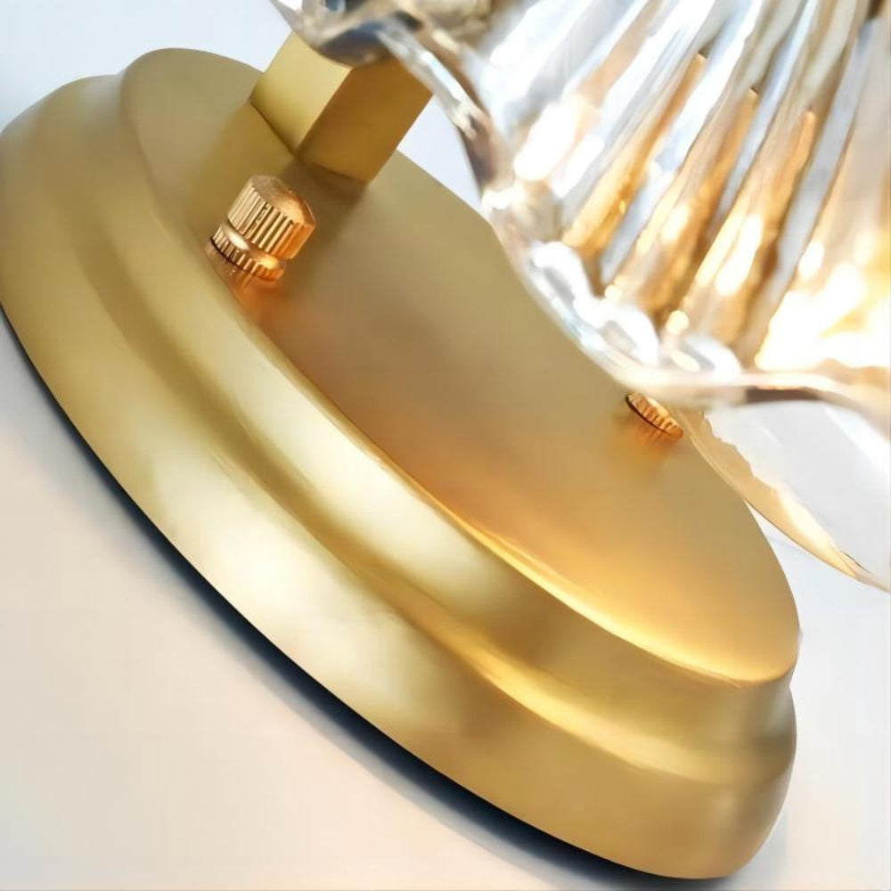 Elegante applique in vetro con design a conchiglia